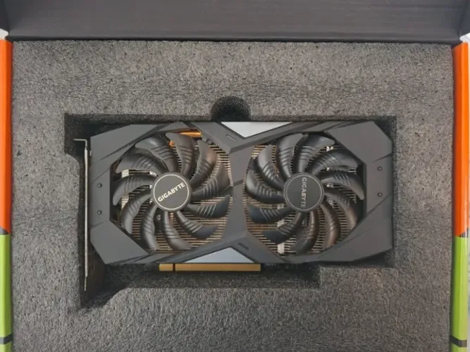 Placa de Vídeo Gigabyte RTX 2060 6GB GDDR6