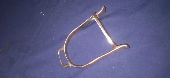 Estribo antigo de bronze