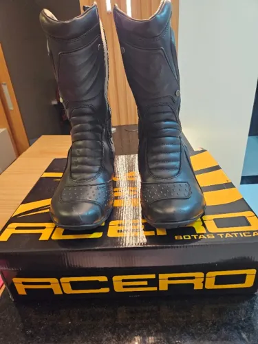 Bota Acero Speed Track Cano Alto 44BR Couro Látego Proteções e Solado Antiderrapante