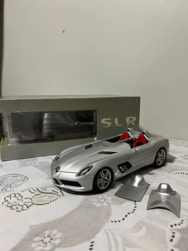 1:18 Minichamps Mercedes-Benz SLR Stirling Moss 