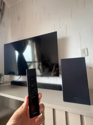 Soundbar Samsung HW-B550 Com Sub e Bluetooth- Garantia de fábrica até novembro