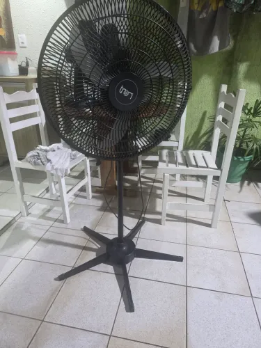 Ventilador de Pedestal Tron Bivolt!
