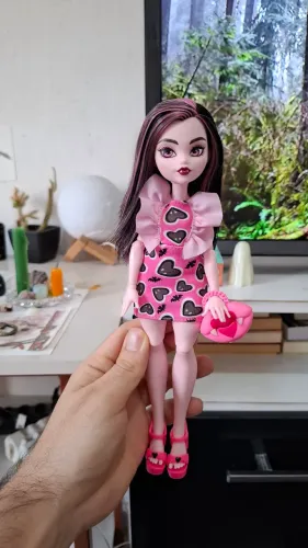 Draculaura basica