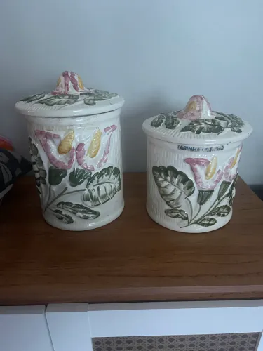 Potes de cerâmica vintage