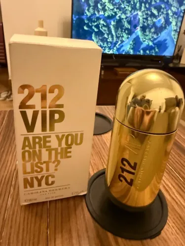 Perfume 212 Vip Original - Pouquíssimo usado