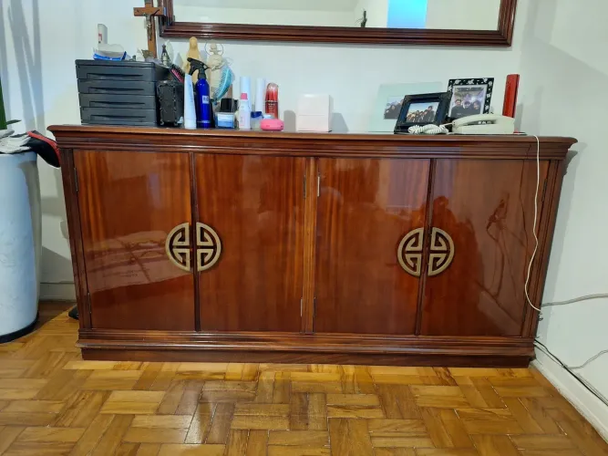 Buffet Aparador Antigo Estilo Oriental em Madeira Nobre com Puxadores em Latão