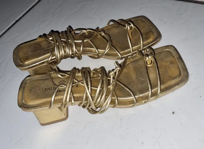 Sandália Gladiadora - Marca: Paula Brasil - Tamanho: 35