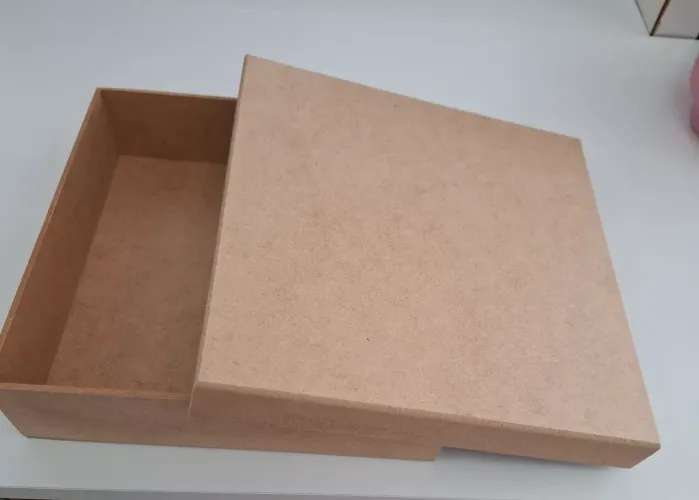 Venda  urgente. 40 Caixas mdf 20x20