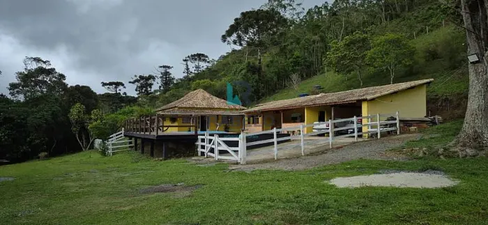 CHÁCARA FORMADA COM LAGOS/ CÓRREGO EM SILVEIRAS-SP