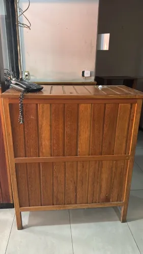 Vendo balcão de madeira 