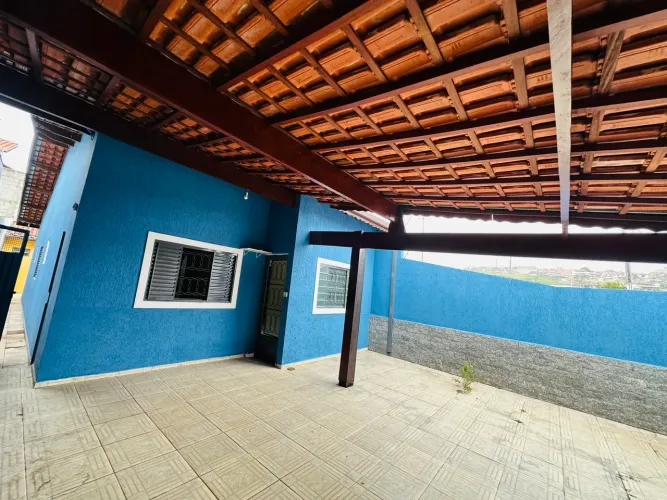 Casa com 3 dormitórios com 250m no bairro Res D Napoli em Taubaté 