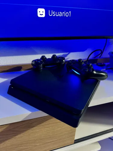 Ps4 slim 1Tb com 2 controles
