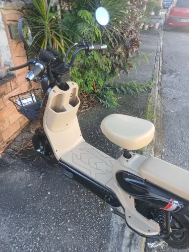 Moto elétrica Veux