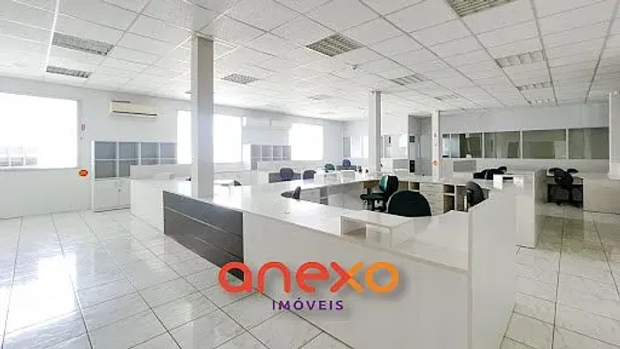 Sala comercial mobiliada e climatizada no bairro Vila Nova.