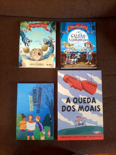 Kit com 4 livros da ESCARLATE