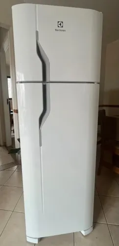 Geladeira Electrolux DC35A Cycle Defrost