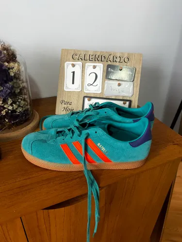 Tênis adidas gazelle