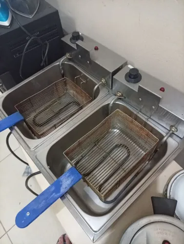 Fritadeira duas cubas 220v 10 litros