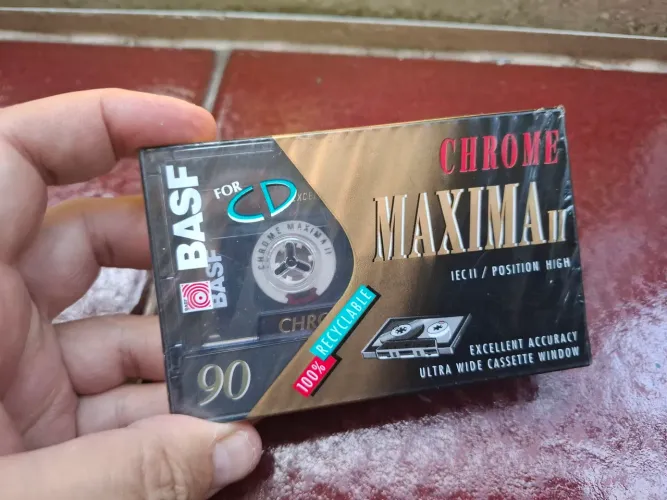 Fita K7 lacrada! BASF Chrome MAXIMA II - 90 minutos