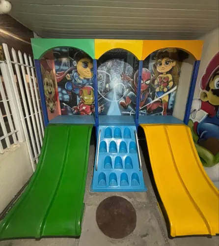 Playground Infantil Grande em Fibra de Vidro - 2 Escorregadores duplos - Desmontável