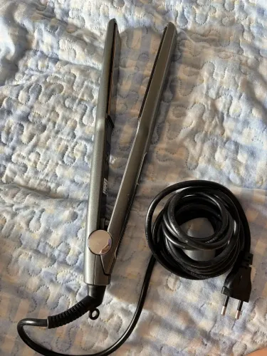 Prancha profissional lizze extreme 127V ( PRANCHA LIGA MAS NÃO AQUECE)