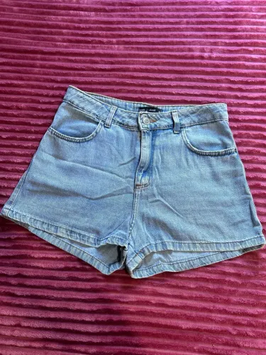 Short jeans