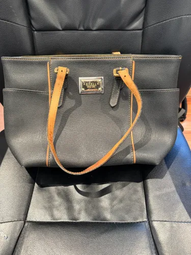 bolsa seminova Corello preta e marrom