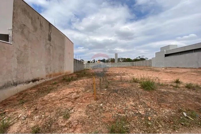 Terreno com 485m² de área total em Mogi Mirim - Jardim Regina - Aceita financiamento