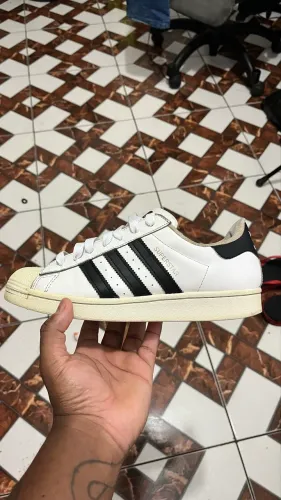 Tênis adidas superstar TAM 39