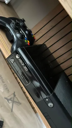 Vendo esse vídeo game Xbox360, usado apenas 3 vezes está tudo novo nele