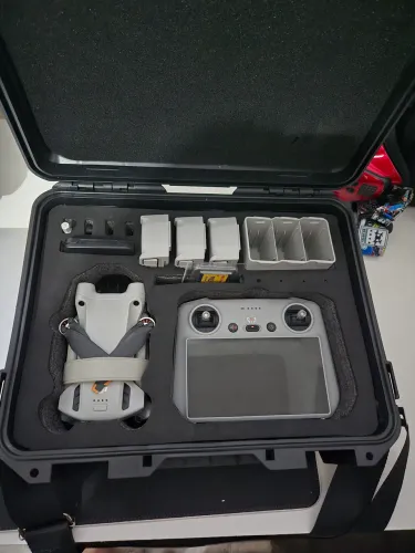 Dji mini 3 pro, flymore com acessórios.