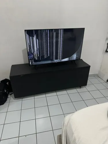 TV AOC 43 polegadas, Tela danificada apenas!!