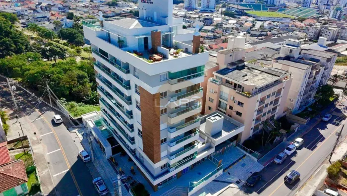 Apartamento à Venda no Estreito em Florianópolis | 3 Dormitórios sendo 1 Suíte