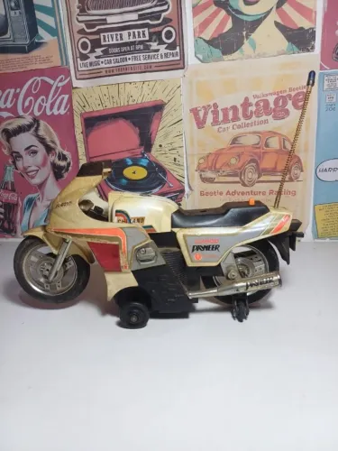 Brinquedo moto Pionner (para restauro)