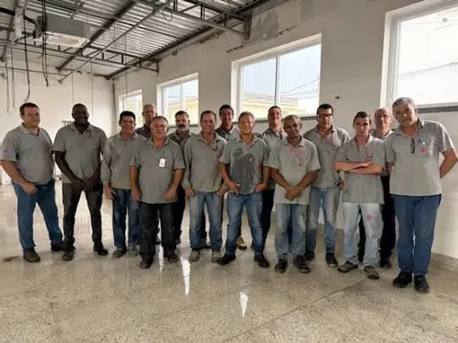 Carpinteiros e Equipes Construções Reformas Consertos e Manutenção