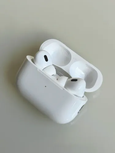 AirPods Pro 2 com MagSafe Charging Case (USB-C)