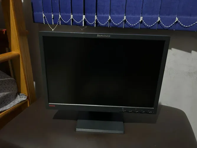 Monitor 17 polegadas-Thinkvision