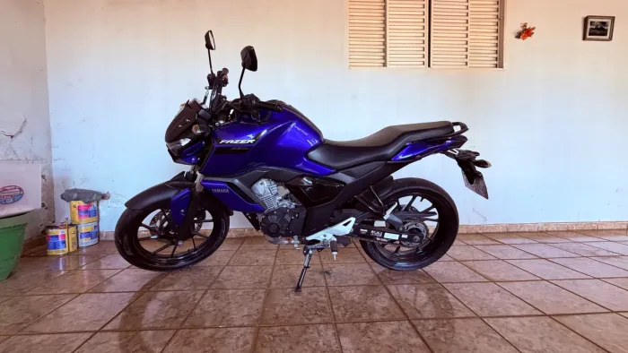 VENDO Fazer Fz15 Nova 
