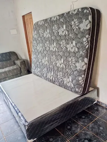 Cama Casal base é colchão de molas higienizada 