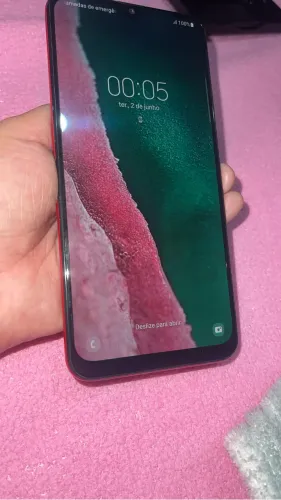 Vendo celular semi novo 