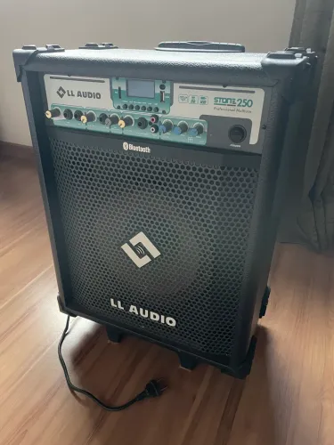 Caixa de som bluetooth multiuso em estado de nova!!! Aceito trocas