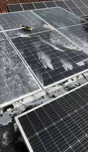 Limpeza de painéis solar 
