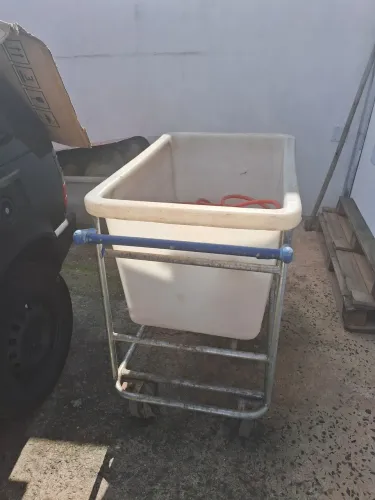 Carrinho várias utilidades 