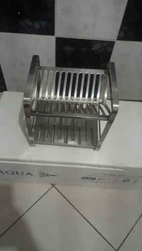 Porta pratos e copos fabricado em inox.
