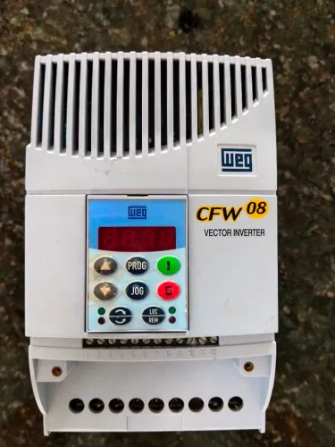 Inversor de frequência WEG CFW08 220v  para motor 2,5CV