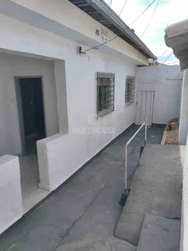 Casa com 3 quartos, 1 vaga para locação no Minas Caixa, Belo Horizonte.