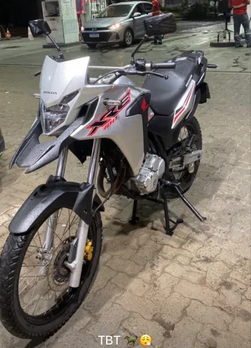 XRE 300 PRATA 21