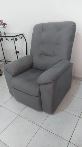 Poltrona Reclinável seminova - excelente estado R$600