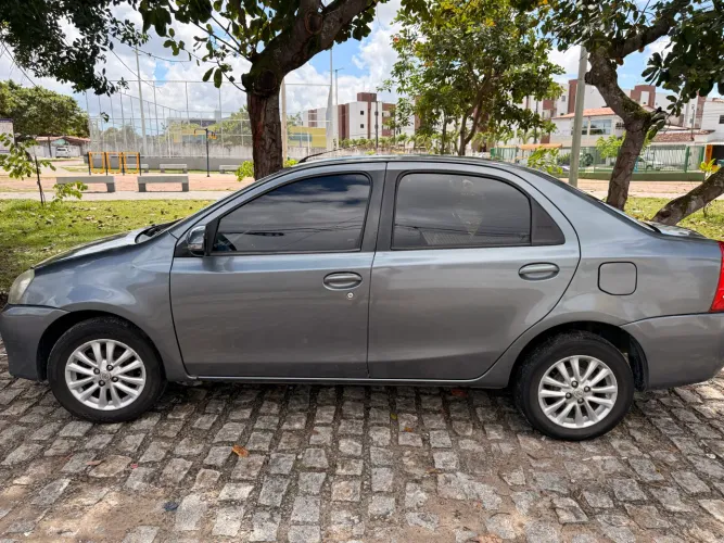 Toyota Etios XLS Sedan 1.5 Flex 16V 4P Mec. 2015