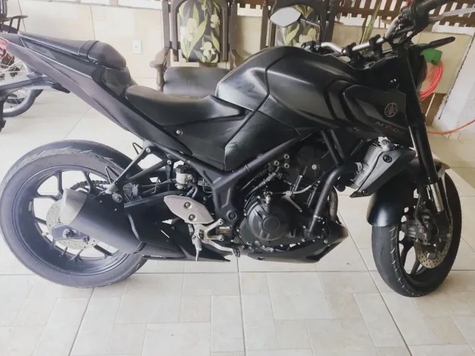 Moto MT03